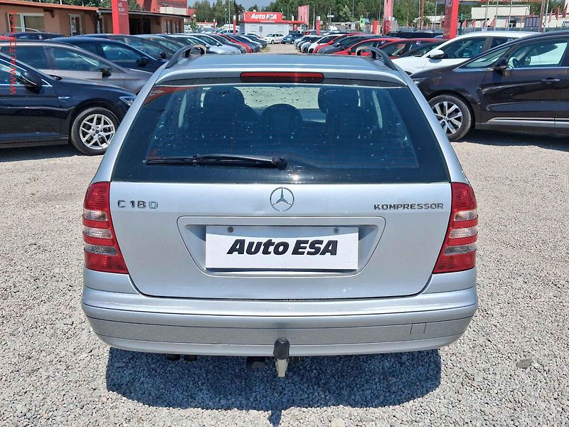 Mercedes-Benz Třídy C (2007) 1.8i, Panorama, AC - fotka 5 z 24