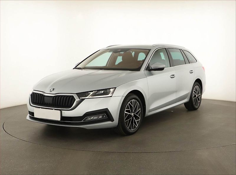 Škoda Octavia (2022) Style Plus 2.0 TDI, ČR,1.maj - fotka 2 z 15