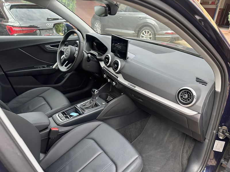 Audi Q2 35TFSi, S-Tronic, kamera - fotka 15 z 16