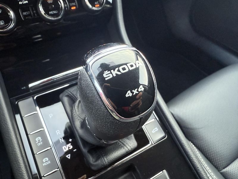 Škoda Superb (2023) 2,0tdi 147kw L&K 4x4 DSG - fotka 68 z 80