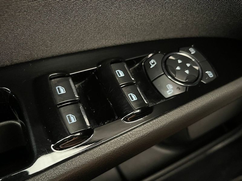 Ford Mondeo 2.0 EB 140 kW Titanium servis - fotka 22 z 56
