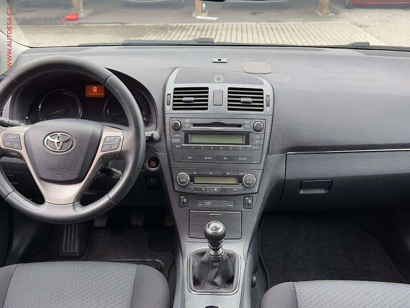 Toyota Avensis (2012) 2.0d, 1.maj,ČR, Xenon, AC - fotka 8 z 17