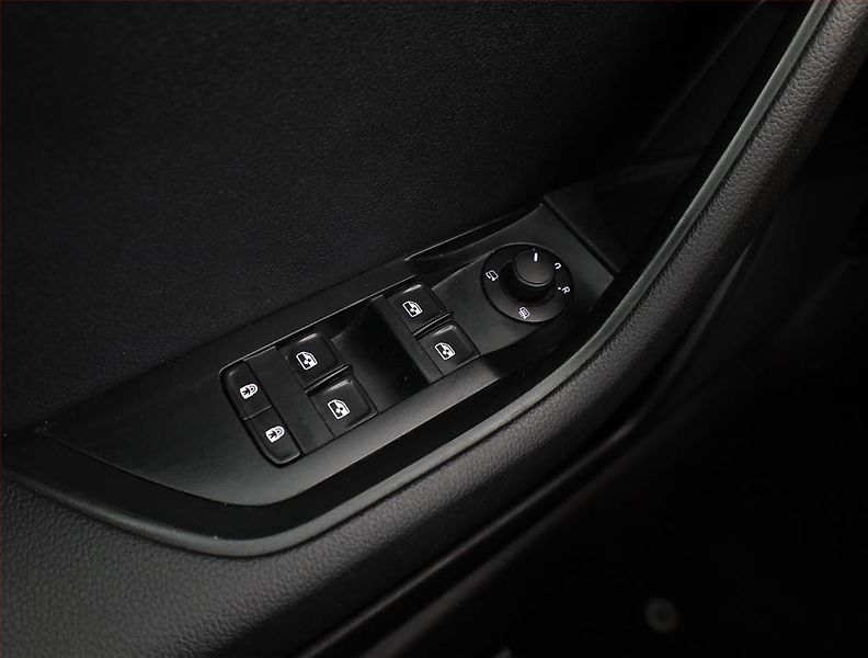 Škoda Superb (2020) 2.0 TDI, Serv.kniha, Tempomat - fotka 15 z 17