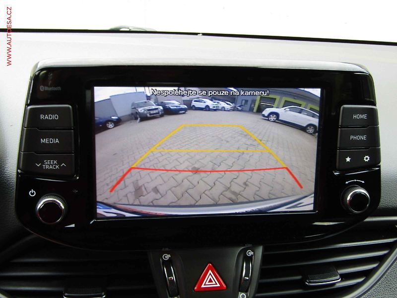 Hyundai i30 (2018) 1.0 T-GDi, 1.maj,ČR, Go! - fotka 16 z 20
