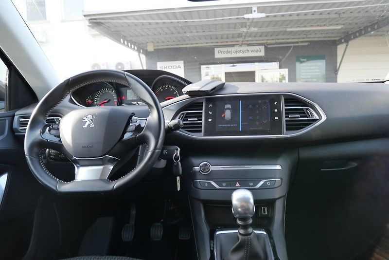 Peugeot 308 - fotka 6 z 6