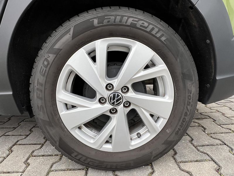 Volkswagen Taigo (2023) 1.0 TSI, pěkný stav - fotka 24 z 28
