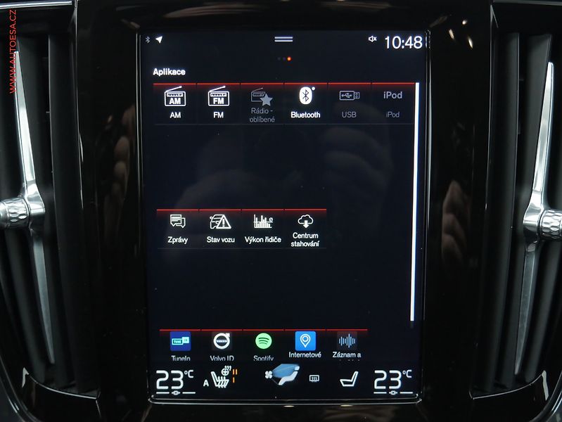 Volvo V90 (2018) 2.0D, LED, TZ, park.asist - fotka 20 z 27