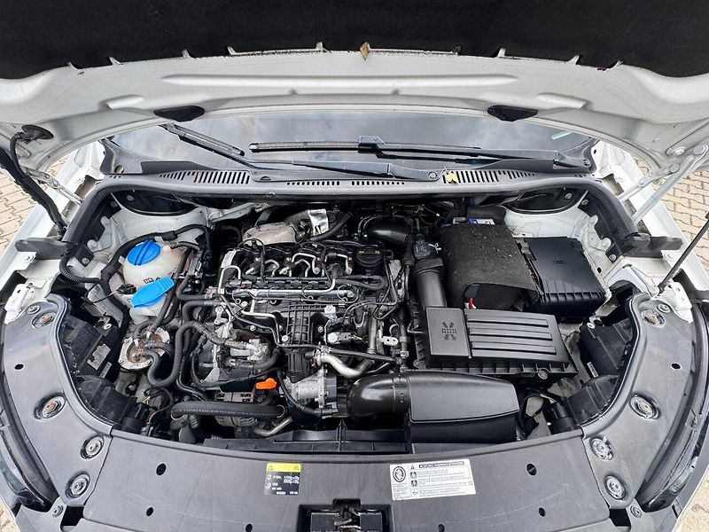 Volkswagen Caddy (2013) EDITION 30 1,6 TDI 75 KW TAŽNÉ - fotka 43 z 50