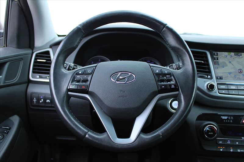 Hyundai Tucson 1.7 CRDI 104kW DCT STYLE ČR - fotka 13 z 24