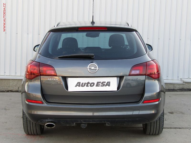 Opel Astra (2011) 1.6 T, Cosmo, bixen, +kola - fotka 5 z 17