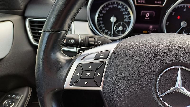 Mercedes-Benz Třídy M ML 350CDI 190kW NEHAV-NELAK-ČR - fotka 21 z 25
