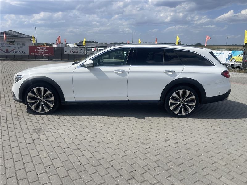 Mercedes-Benz Třídy E 2,0 4Matic ALL-TERREIN PANO LE - fotka 36 z 40