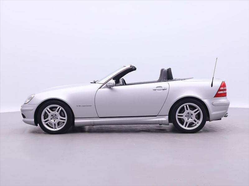 Mercedes-Benz SLK 3,2 32AMG 260kW AT 66tkm DPH - fotka 12 z 34