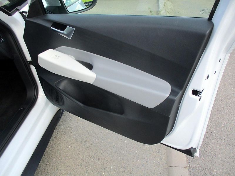 Volkswagen ID.3 PRO PERFOR 150kW (62kWh) 93TKM - fotka 31 z 51