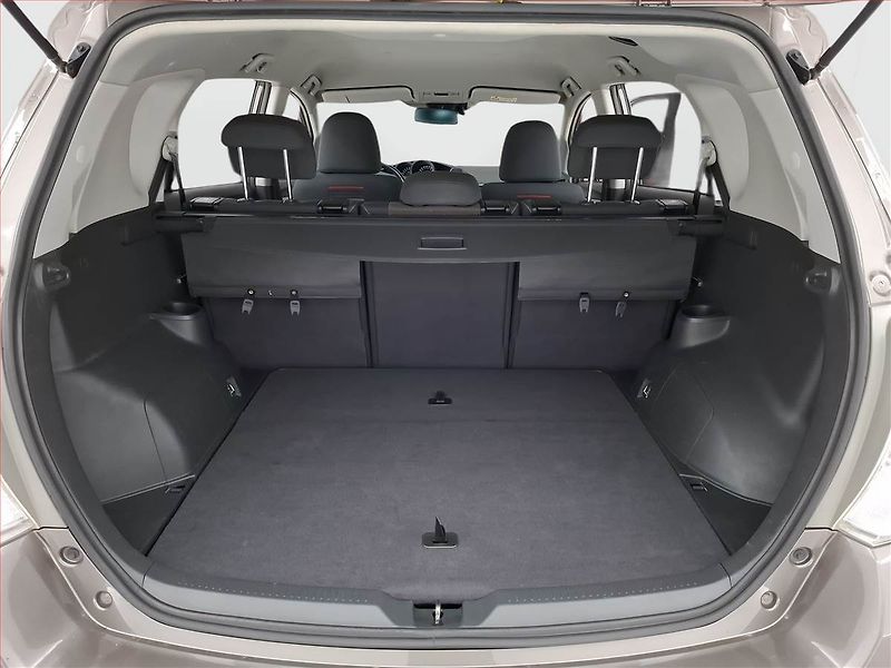 Toyota Verso (2017) 1.8 Valvematic, Automat - fotka 14 z 19