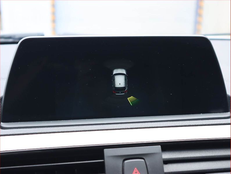BMW Řada 1 (2018) M Sport 118i, Automat - fotka 21 z 21