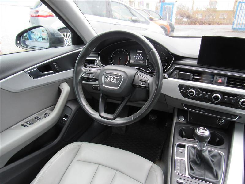 Audi A4 2,0 TDI 110kW Sedan - fotka 13 z 34