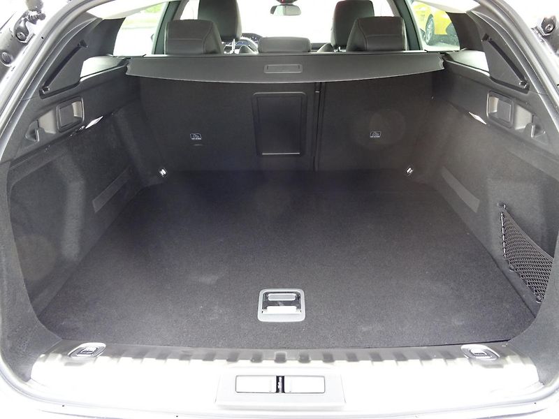 Peugeot 508 (2023) SW ALLURE PACK 1.5 130k EAT8 - fotka 12 z 50