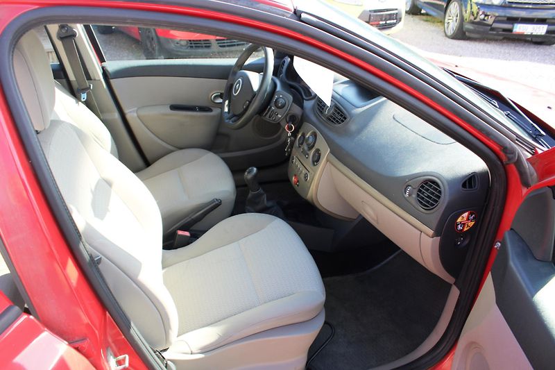Renault Clio (2008) 1,2i KLIMA EL.OKNA TEMPOMAT - fotka 13 z 16