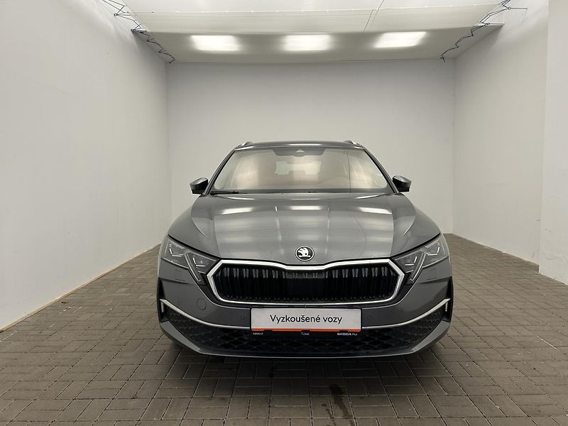 Škoda Octavia 1.5 TSI Top selection - fotka 4 z 25