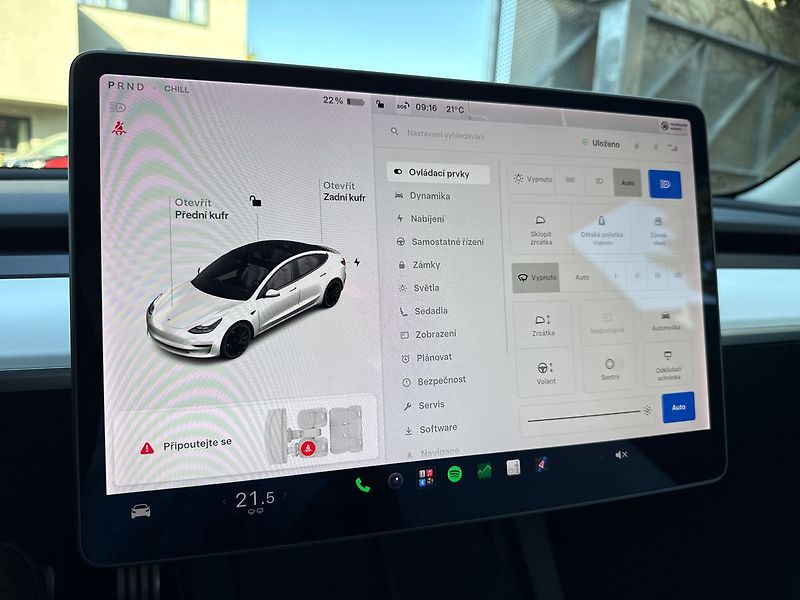 Tesla Model 3 Performance - fotka 17 z 39