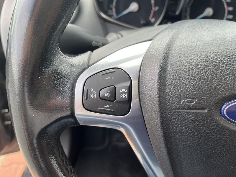 Ford Fiesta 1.25 i ČR - fotka 21 z 31