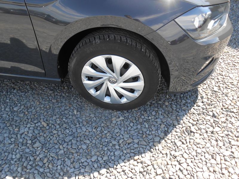 Volkswagen Polo 1.0MPi,48KW,60TKm! - fotka 11 z 35