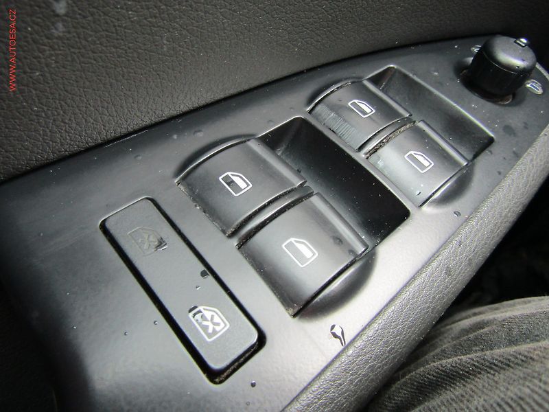 Seat Exeo (2010) 2.0 TDi, ČR, autoAC - fotka 13 z 14