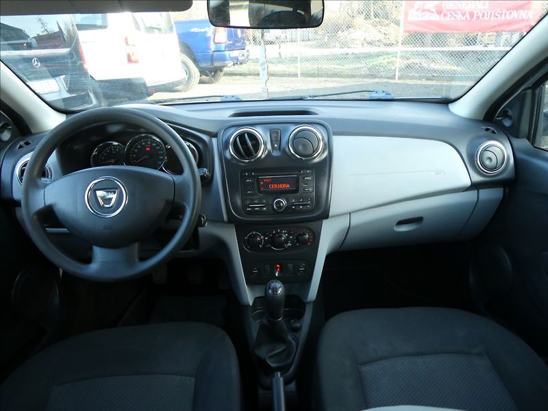 Dacia Sandero 1,2 16V 55kW Access, KLIMA - fotka 23 z 33