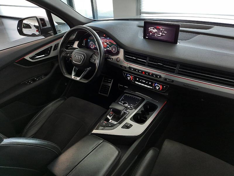 Audi SQ7 (2017) 4.0 TDI quattro (320kW/435k) T - fotka 12 z 30