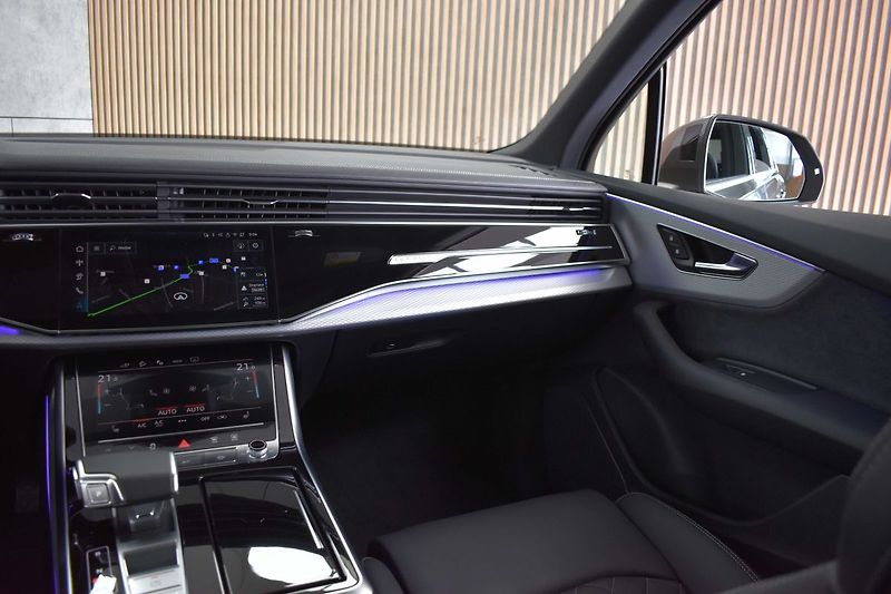 Audi Q7 55 TFSI e *S-LINE*4x4*AIR*DPH* - fotka 9 z 52