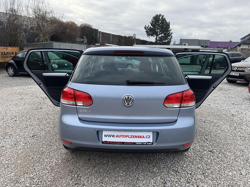 Volkswagen Golf 1.2TSi,rezervace - fotka 10 z 41