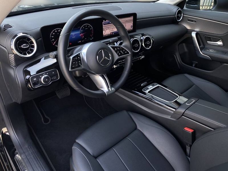Mercedes-Benz CLA (2025) 200 - fotka 9 z 25