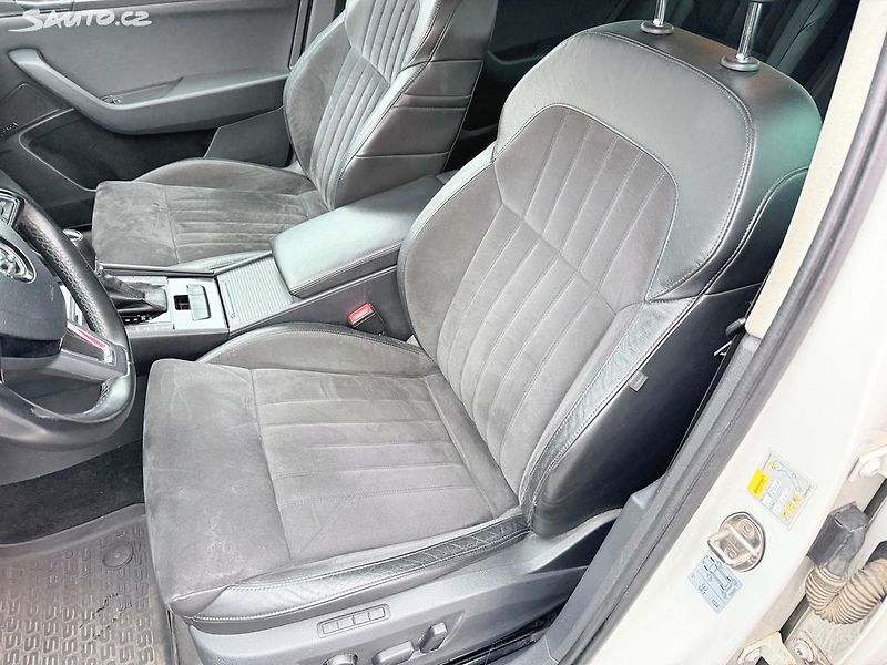 Škoda Superb 2.0 TDI 140kW - fotka 12 z 33