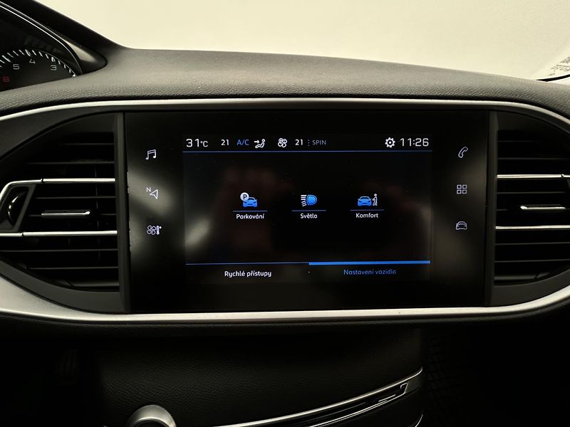 Peugeot 308 1.2 i . - fotka 19 z 21