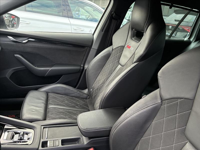 Škoda Octavia 2,0 RS,KŮŽE,HEAD-UP,EL.KUFR - fotka 10 z 34