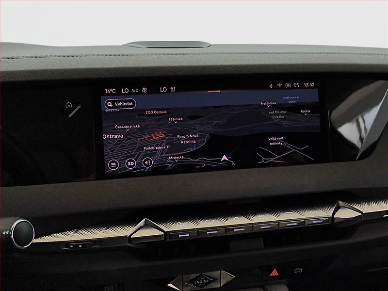 DS Automobiles DS4 (2022) Cross 1.6 PureTech - fotka 16 z 19