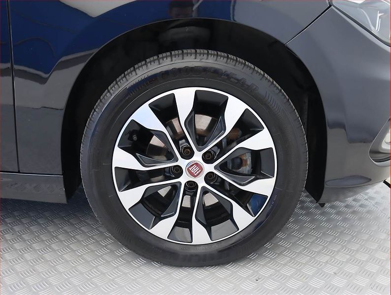 Fiat Tipo (2020) 1.4 16V, Serv.kniha, Navi - fotka 15 z 20