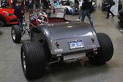 1933 Chevrolet Highboy v poněkud odlehčené verzi..