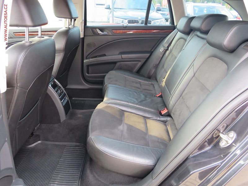 Škoda Superb (2011) 3.6 V6 4x4, ČR, Exclusive - fotka 11 z 28