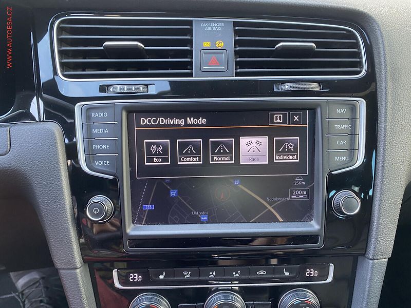 Volkswagen Golf (2015) 2.0 TSi 4Motion, R 221kW - fotka 18 z 18