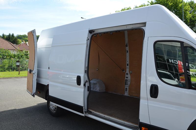 Citroën Jumper (2023) 4-35 L4H3 2.2HDi 165k TOP - fotka 13 z 13