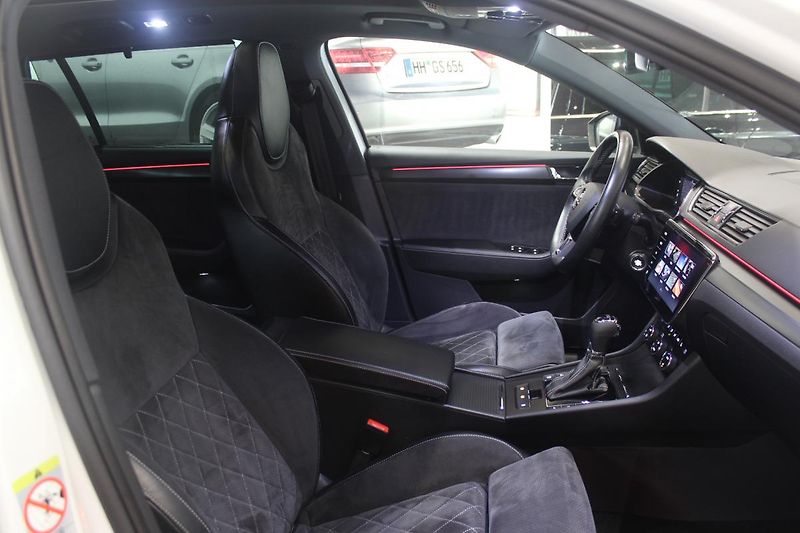 Škoda Superb (2020) 2.0TDI DSG SportLine Display - fotka 24 z 35