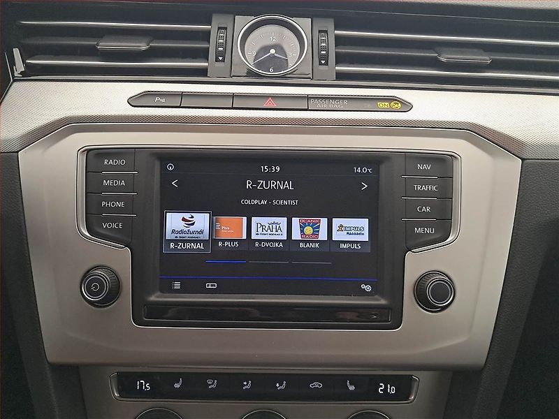 Volkswagen Passat (2017) 2.0 TDI, Serv.kniha, Navi - fotka 12 z 16