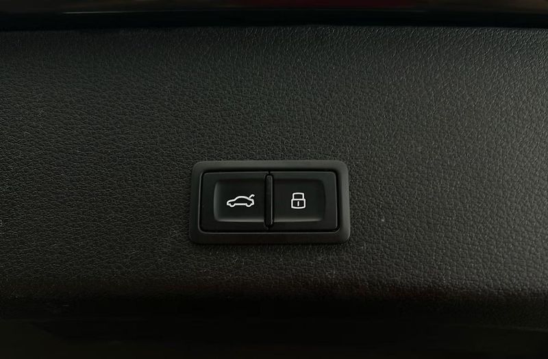 Audi Q8 e-tron 50 Q 360kam Pano Matrix BLIS - fotka 13 z 23