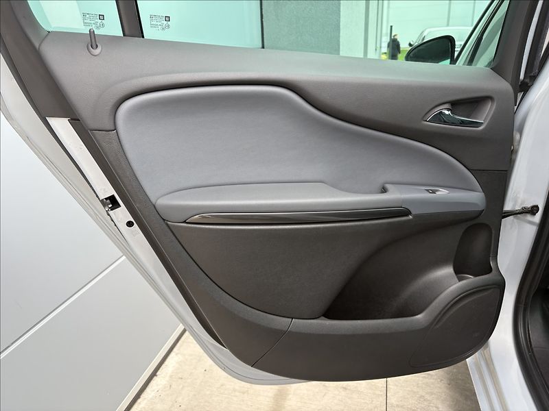 Opel Zafira 1,4 103kw ČR servis 6MT - fotka 18 z 28