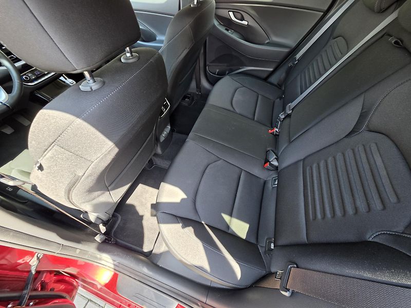 Hyundai i30 (2024) 1,5i 70kW WG STYLE - fotka 9 z 16