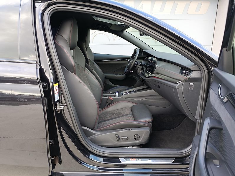Škoda Octavia RS 2.0TSI 180kW ČR DPH - fotka 19 z 36