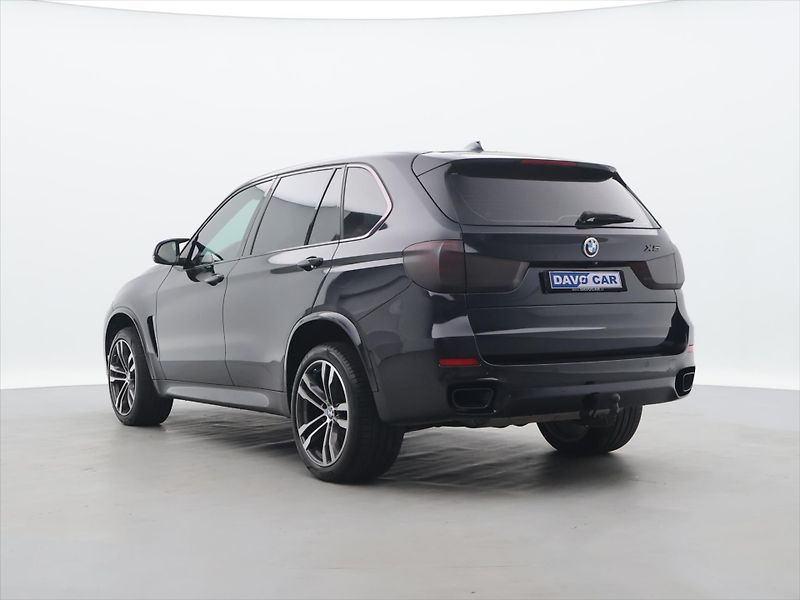BMW X5 3.0 M50d 280kW xDrive - fotka 5 z 45
