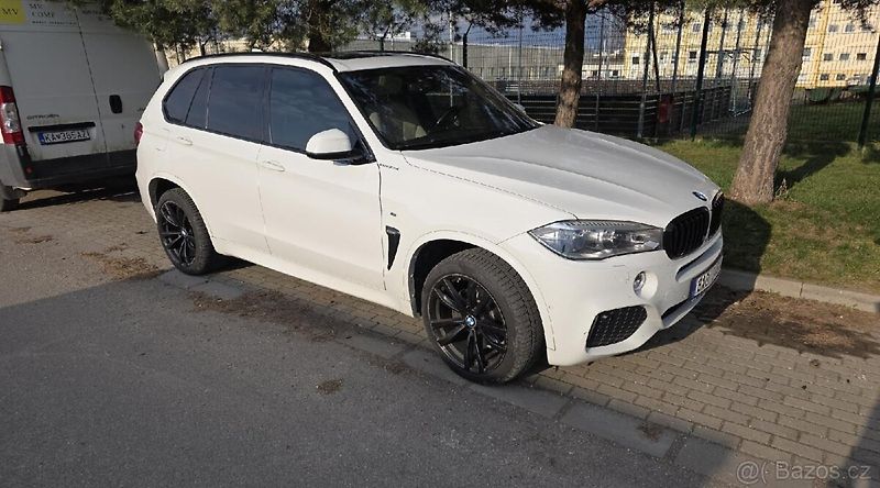 BMW X5 (2017) Prodám BMW X5 xDrive 30d - fotka 1 z 30